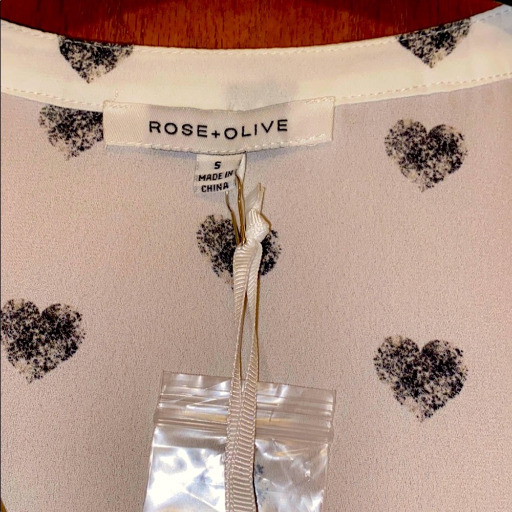 New Rise +Olive top/blouse - Picture 3 of 7